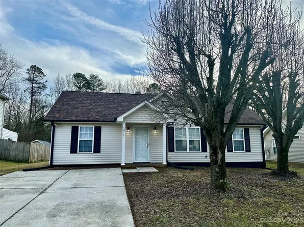 6035 Derek Christopher Ct, Charlotte, NC 28214