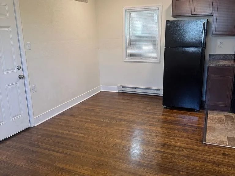 702 Wyandotte St — Photo 5