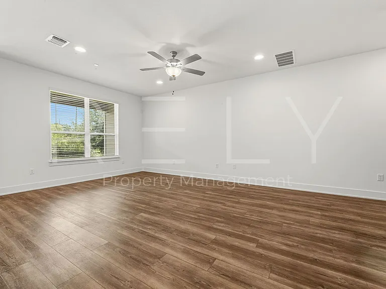 11202 Gadsen Ln #67 — Photo 8
