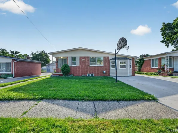 30534 Hennigan St, Roseville, MI 48066