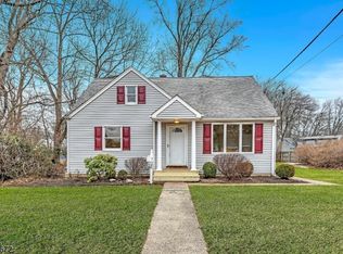 12 Kafka Dr, Green Brook, NJ 08812