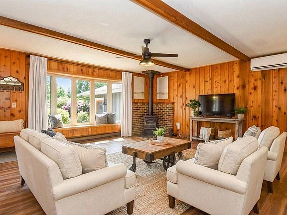 4th image of 28933 Treasure Island Rd