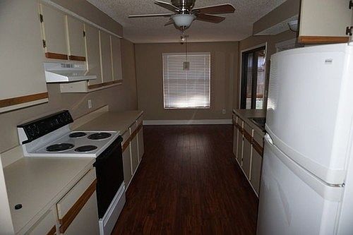 2nd image of 1106 Autumn Brook Cir