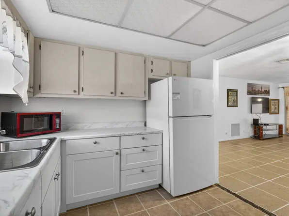 2833 Crosley Drive W #C, West Palm Beach, FL 33415