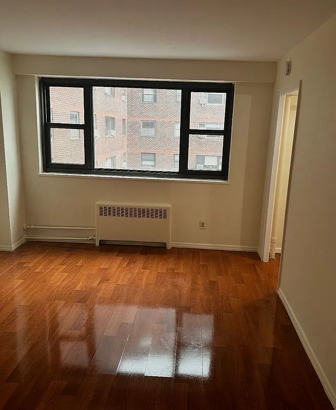 1 bed, 1.0 bath, 340 sqft, $1,600 — Photo 1