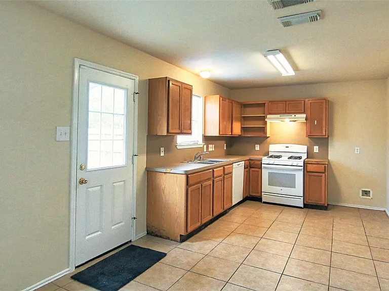 7419 Kennemer Dr — Photo 8