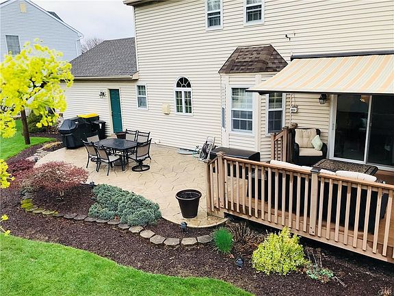 3rd image of 156 Tewksbury Ct