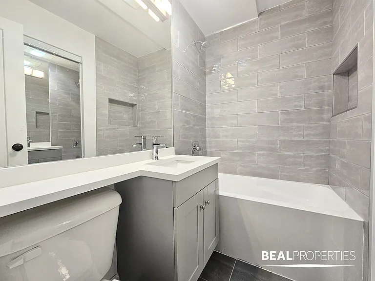 555 W Stratford Place — Photo 15