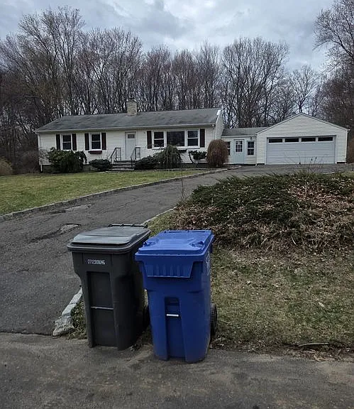 20 Woodmere Dr — Photo 1