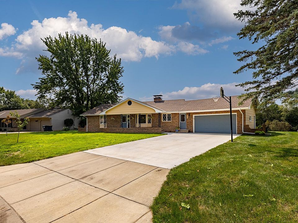 1st image of 127 Hillcrest Dr