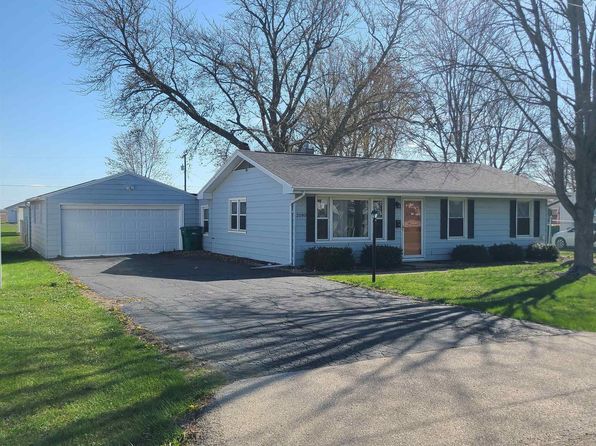 2080 McMasters Ave, Galesburg, IL 61401