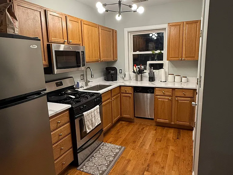 1645 W Lunt Ave #2S — Photo 3