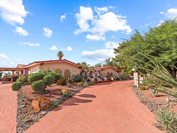 3rd image of 913 Broadmoor Dr