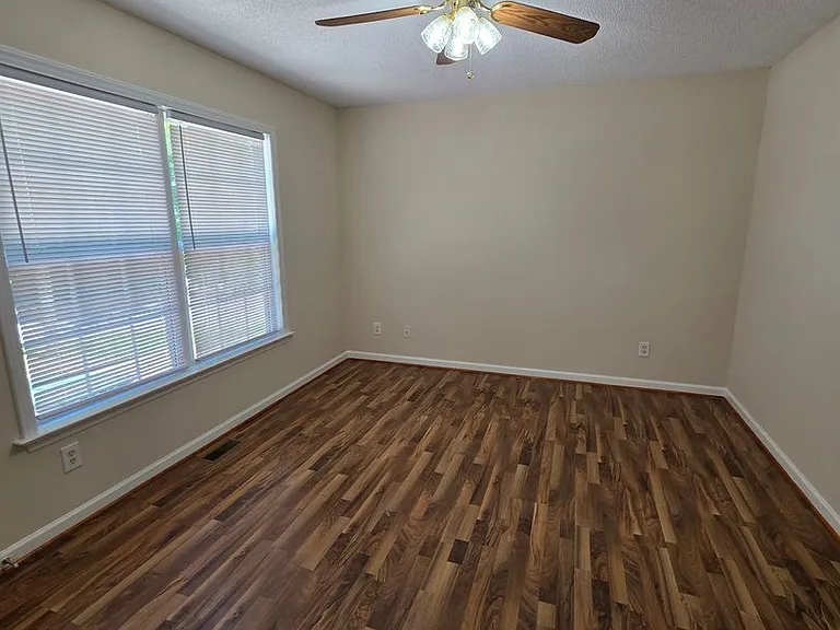 312 Hill St — Photo 2