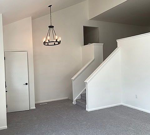 5th image of 1316 Camelot Dr