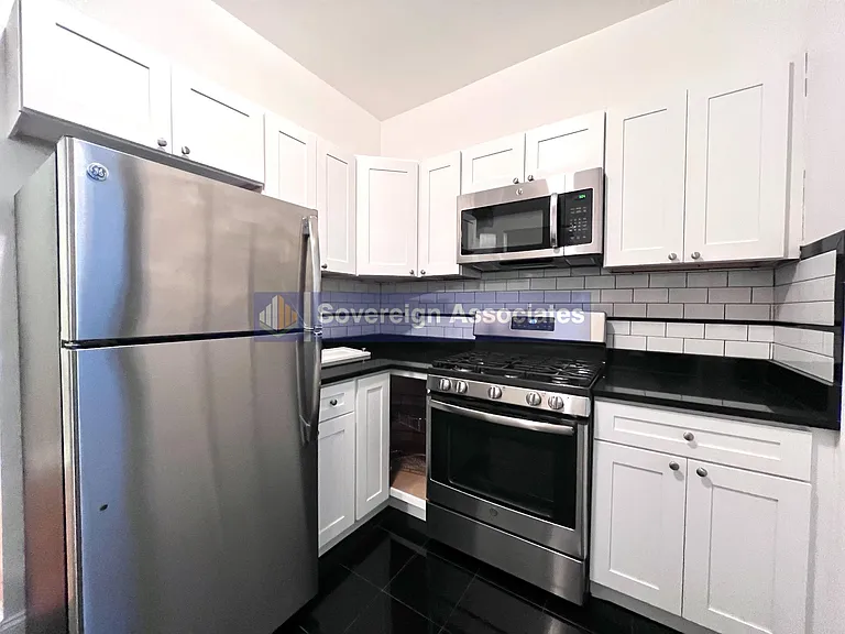300 Fort Washington Ave #1E — Photo 8