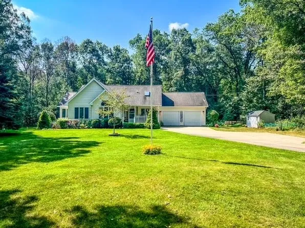 1525 Byfield Dr, Harrison, MI 48625