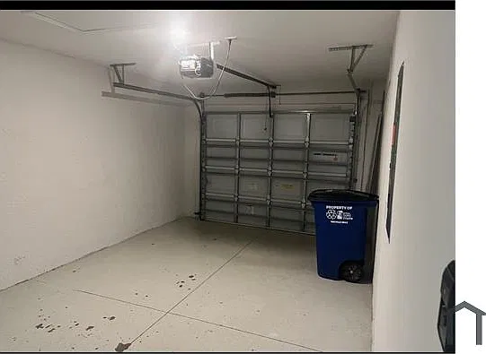 3 bed, 1120 sqft, $2,100 — Photo 2