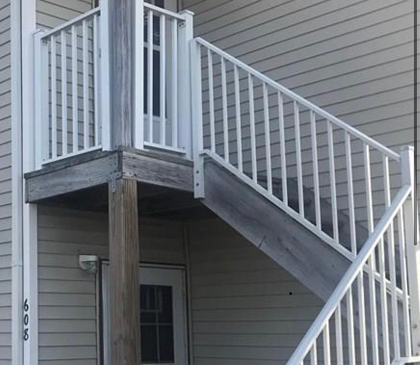 1st image of 608 Spire Ct