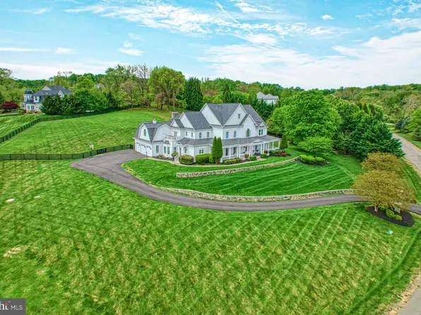 16735 Whirlaway Ct, Leesburg, VA 20176