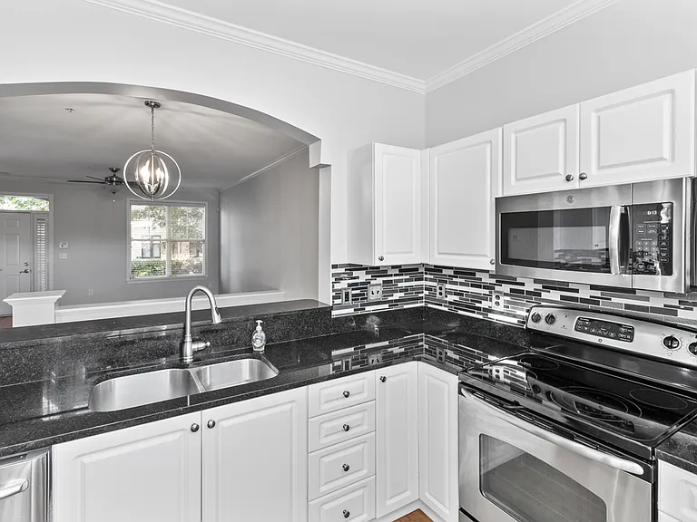 206 S Cedar St — Photo 7