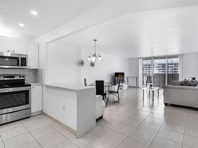 2780 NE 183rd St APT 1708, Aventura, FL, 33160