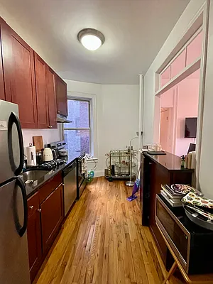 Rented by LJ Sloane Management | media 4