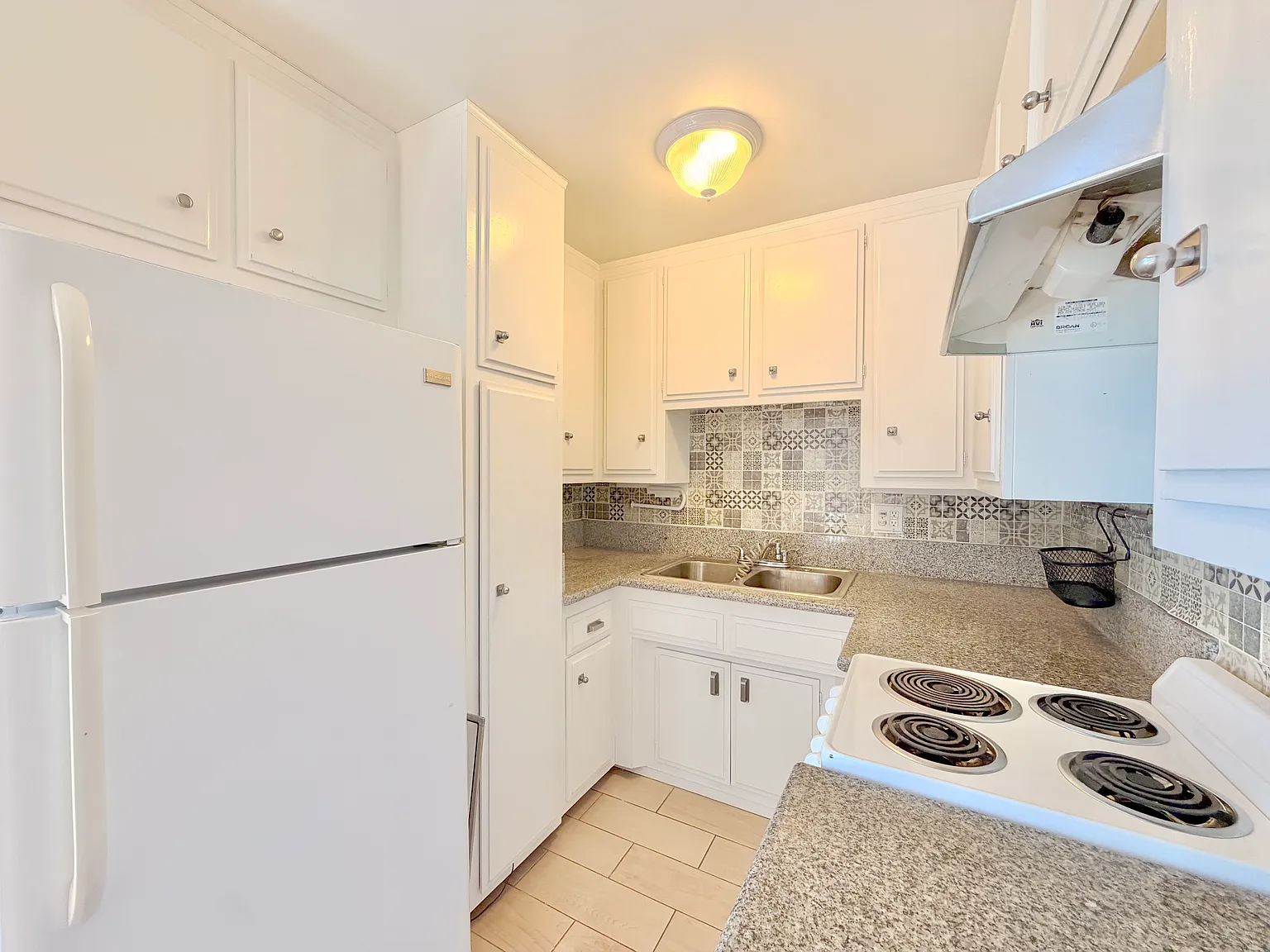 1 bed, 700 sqft, $2,095 — Photo 2