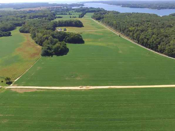 187 Waverly Rd, Reedville, VA 22539