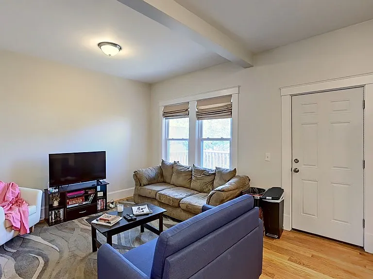 68-70 Moseley St #4 — Photo 6