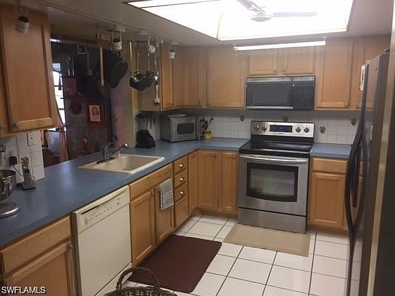 3rd image of 9820 Connecticut St