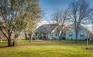4th image of 19220 Country Hills Dr