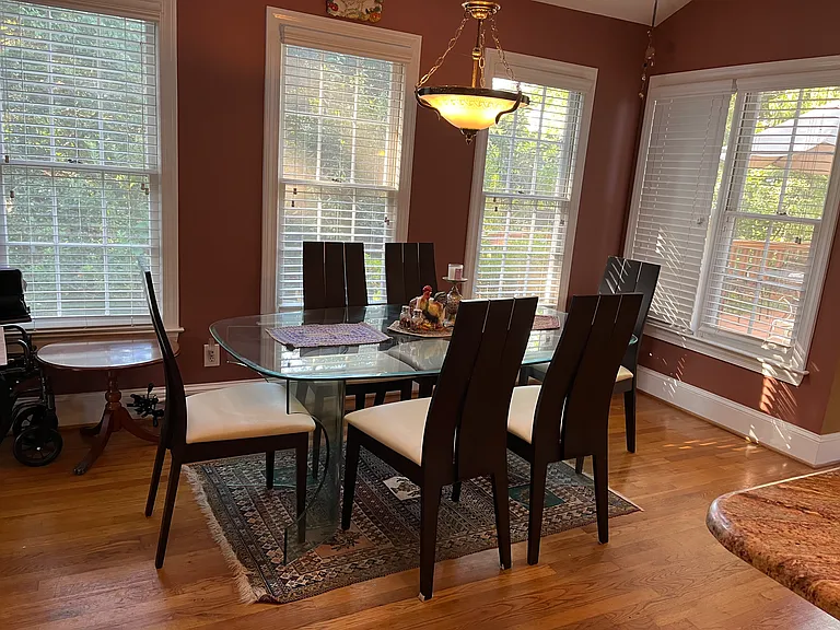 2818 Chapman Way — Photo 8