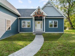 134 E Side Dr, Ballston Lake, NY 12019