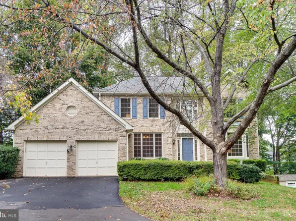 8004 Chippenham Ct, Fairfax Station, VA 22039