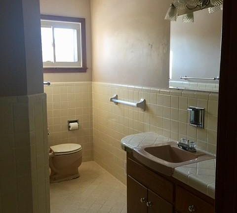Full bathroom