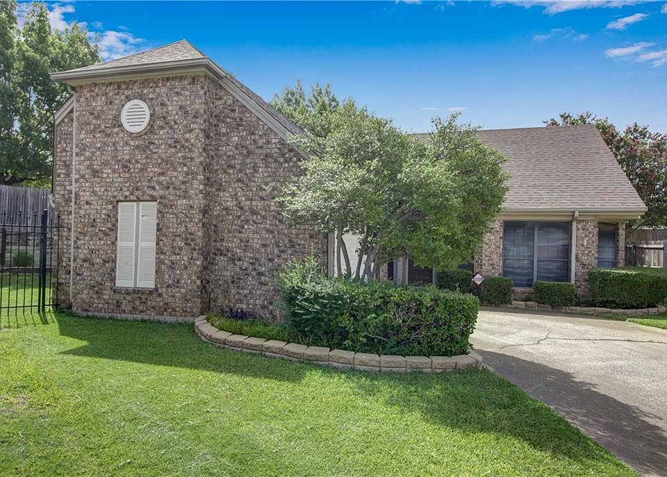 1st image of 1521 Autumn Chase Sq