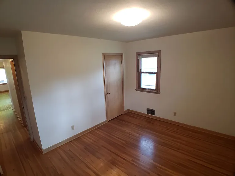 703 E Academy St — Photo 9