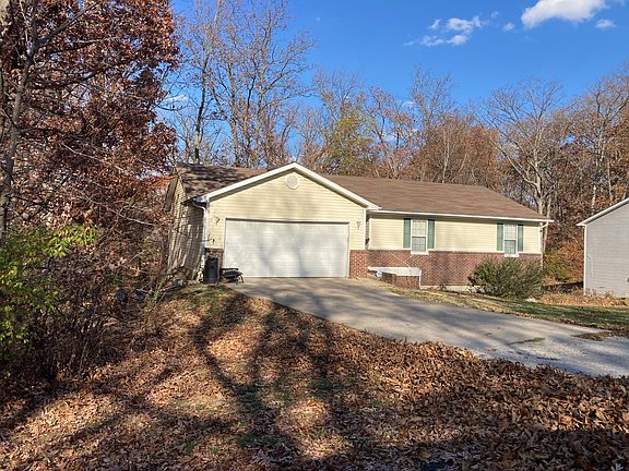 3rd image of 2121 E Northwood Dr