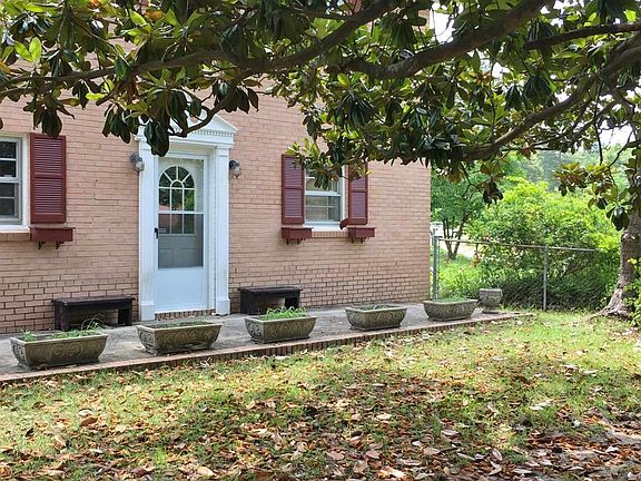 3rd image of 2150 Fairlamb Ave