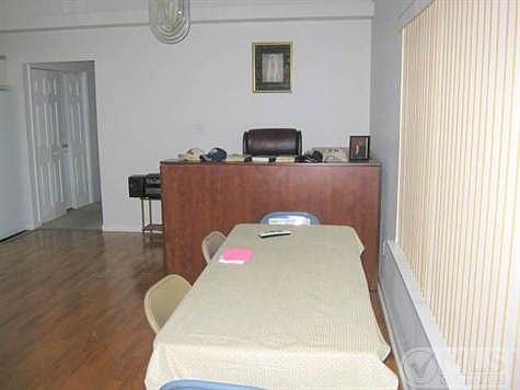 4th image of 4094 Silkbay Dr