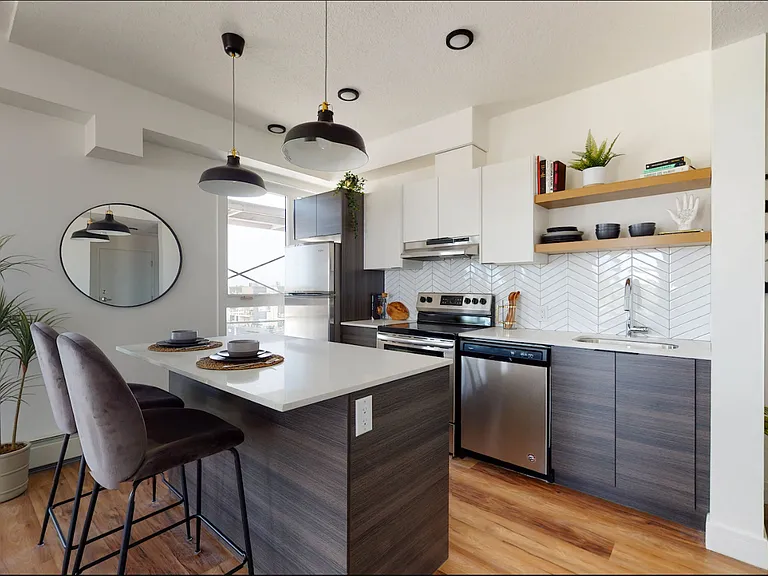 8015 102nd St NW — Photo 5
