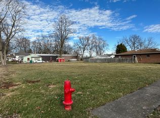 803 E Woodlawn St, Clinton, IL 61727