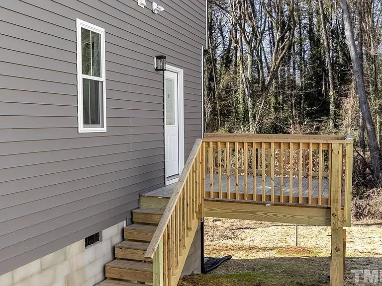 1420 Maplewood Dr #B — Photo 9
