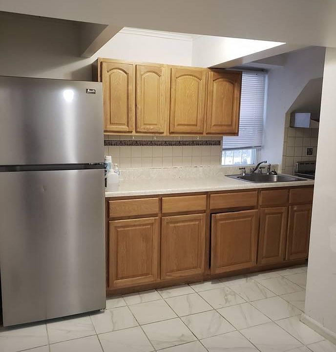 1st image of 2414 Throop Ave #1