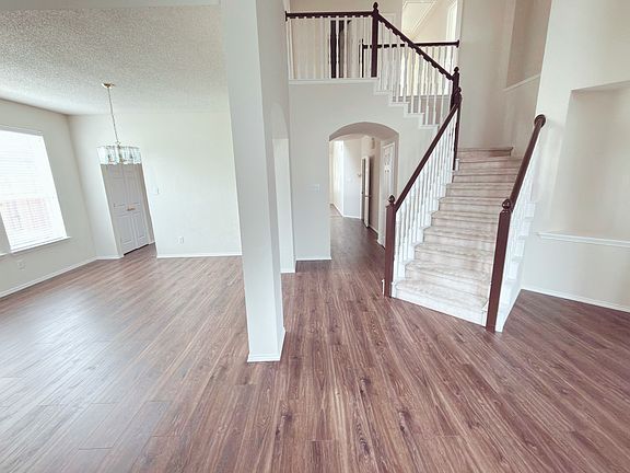 4th image of 1196 Winnipeg Dr