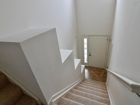 2nd image of 1405 Carylake Cir