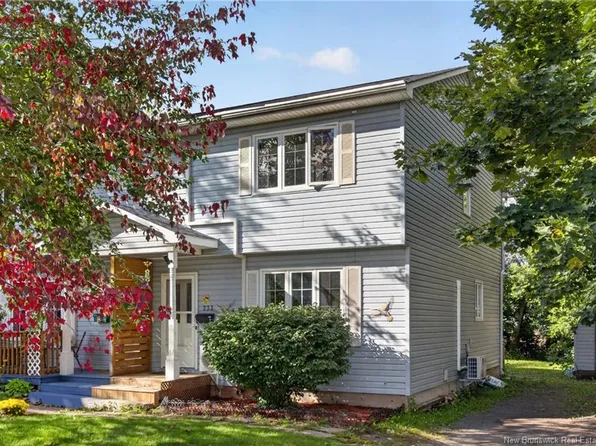 233 Kendra St, Moncton, NB E1C 8Y4