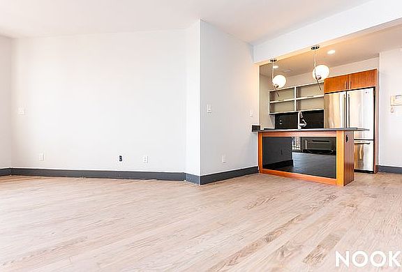 4th image of 756 Myrtle Ave #4P