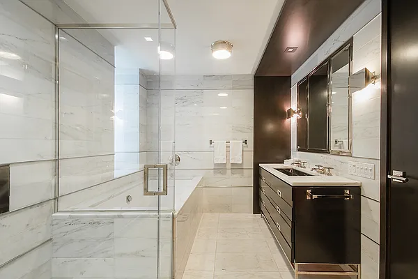 Rented by CORE | media 23